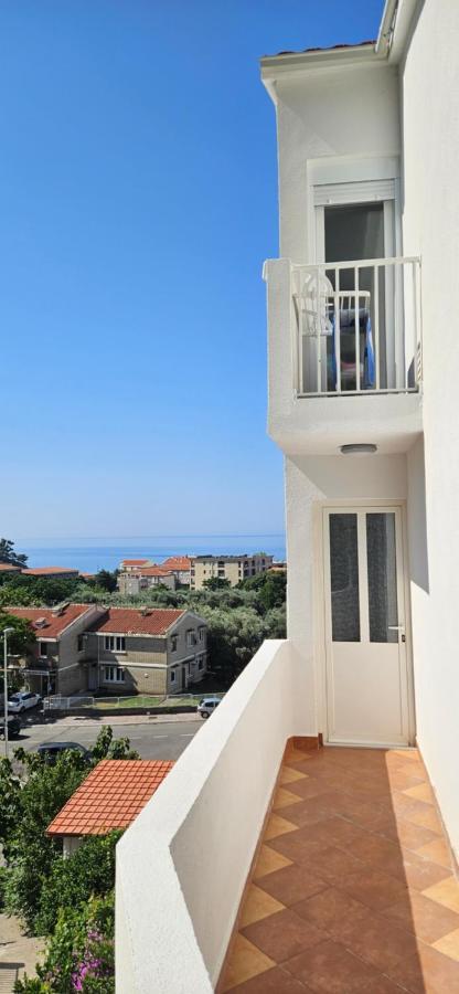Sea View Apartment Aria Petrovac Eksteriør billede